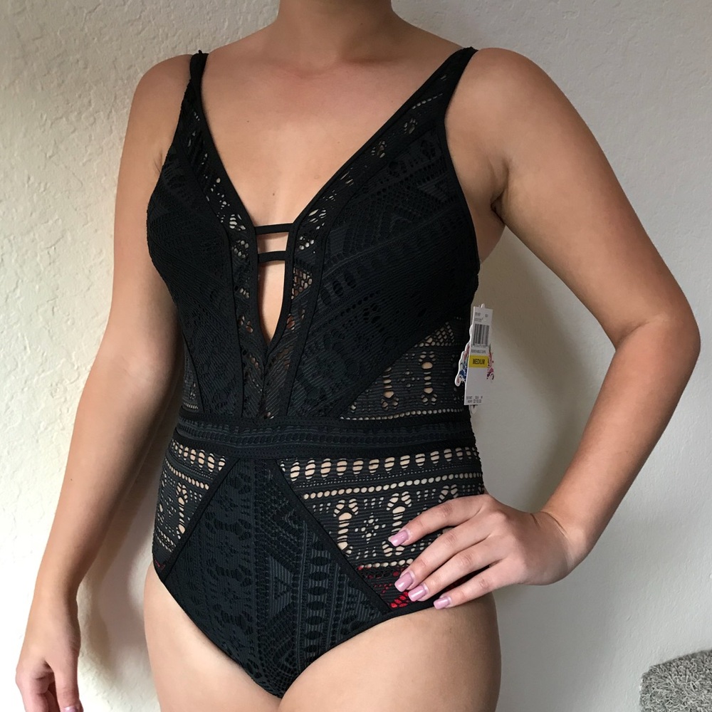 BECCA Swim One Piece - Picture 6 of 10